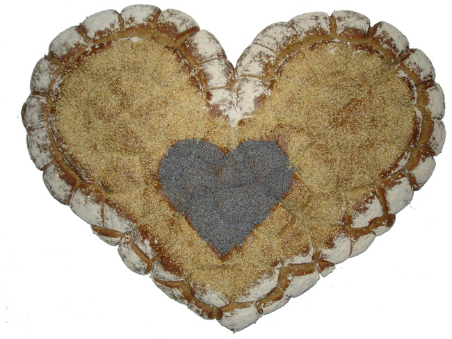 Herz aus Brotteig Brote - Bckerei Gtz Taufkirchen